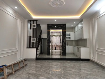 Bán nhà phố hoa lâm 45m2 6 tầng, mt 4.8m, ô tô đỗ cạnh nhà, bạt ngàn tiện ích 8.x tỷ 0
