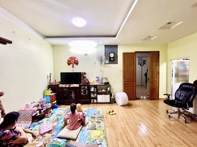 Tầng 3 khu a đường 800a, cầu giấy 59/70m 3pn 2wc, tòa còn mới, 4.7 tỷ 0