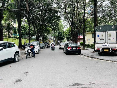 Nhà đẹp cổ linh, 90m x 4 tầng, mặt tiền 5m, 2 vỉa hè, ôtô tránh, dừng đỗ 2
