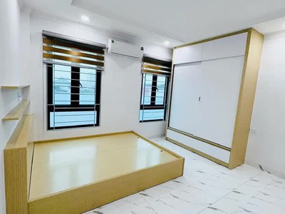 Phan trọng tuệ - toà nhà ccmn 6 tầng - thang máy - vị trí đỉnh 5m ra mặt đường lớn oto tải tránh - 0
