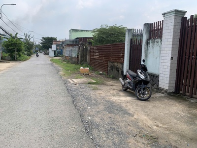 Bán hơn 1000m2 thổ cư 700m2 mặt tiền phạm văn hai bình chánh 2