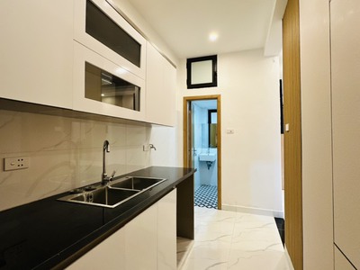Chung cư cầu giấy - vị trí vip- ô tô đỗ chân toà nhà   full nội thất- 3.95t- sẵn sổ 4