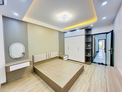 Nhà mới 5 tầng thang máy full nội thất phố nguyễn sơn 60m2 x 12.9 tỷ long biên. 1