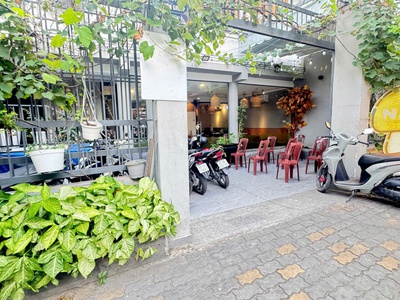 Bán nhà mặt tiền , lô gốc tân quy quận 7  270m2 , 2 lầu , ngang hơn 10m 67 tỷ 2