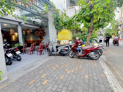 Bán nhà mặt tiền , lô gốc tân quy quận 7  270m2 , 2 lầu , ngang hơn 10m 67 tỷ 0
