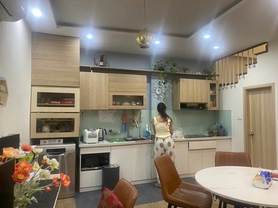 Chính chủ bán nhà mới full nội thất ô tô đỗ cổng  ngọc lâm 50m2 x 4 tầng ,9.7 tỷ long biên. 0