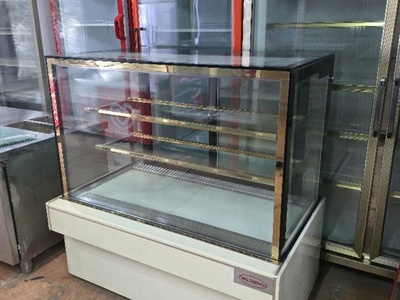 Tủ bánh kem hiệu wusheng kính vuông 3 tầng 1m2 mới 95 1