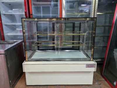 Tủ bánh kem hiệu wusheng kính vuông 3 tầng 1m2 mới 95 0