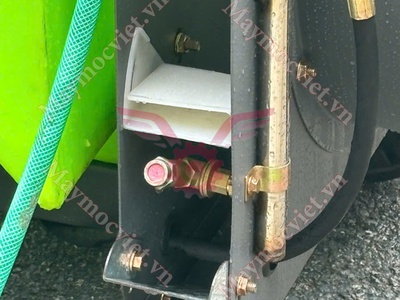 Xe phun thuốc di động ngồi lái 12Hp Turbo PT300 giá rẻ 2