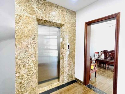 Bán nhà lô góc mặt phố long biên, 100m x 7 tầng, mặt tiền 5.8m, view hồ, ôtô tránh, kinh doanh 3