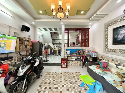 Bán ngôi nhà hẻm xe hơi phạm văn đồng quận bình thạnh dt 45m2 1