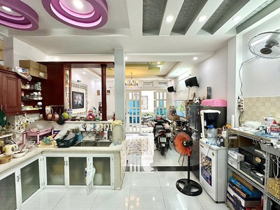 Bán ngôi nhà hẻm xe hơi phạm văn đồng quận bình thạnh dt 45m2 3