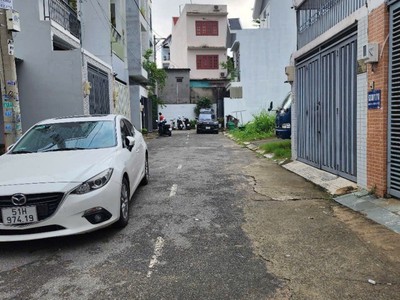 Bán nhà ngõ 9 trường thọ, thủ đức. 75m2, 3 tầng, 3pn, sh. giá 6.85  tỷ. lh: 0933125879 4