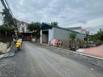 Chính chủ bán 140m đất thị trấn văn giang, hưng yên. mt quyền lực 8.3m. ô tô tránh vào nhà. chỉ 5.8 1