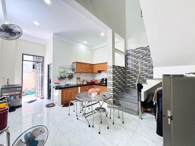 Ngộp bán gấp mặt tiền nhà 2 tầng   122m    gần bv thủ đức   đường xe tải   giá tốt chỉ 6.99 tỷ 3