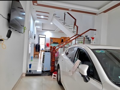 Bán nhà ngõ 9 trường thọ, thủ đức. 75m2, 3 tầng, 3pn, sh. giá 6.85  tỷ. lh: 0933125879 1