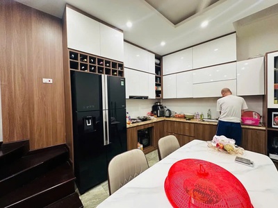 Bán nhà  đại la 41/45m2. 6 tầng. mặt tiền 3.5m. giá 8.3 tỷ hai bà trưng hà nội 3