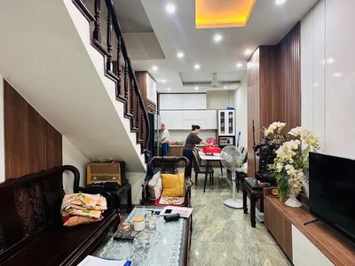 Bán nhà  đại la 41/45m2. 6 tầng. mặt tiền 3.5m. giá 8.3 tỷ hai bà trưng hà nội 2