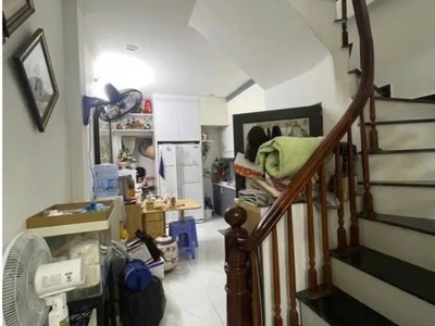 Bán nhà kim ngưu 45m2. 5 tầng, mặt tiền 3.3m. giá 8.7 tỷ hai bà trưng hà nội 2