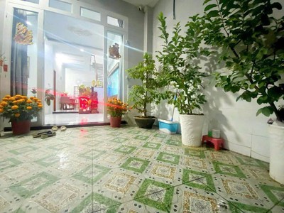 Nhà mớ 2 tầng, chiều ngang khủng 6,6m 3