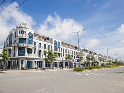 Shophouse MT đường 3/2 cổng Vinhomes, 110m2, 1 trệt 2 lầu sân thượng 1