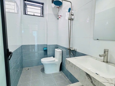 Lê văn hiến   nhà mới   30m    5 tầng   gần trường đoàn thị điểm - cho thuê giữ tiền thoải mái 1