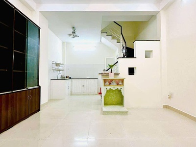 6 tỷ nhỉnh: nhà quận 10 - ngay bệnh viện 115 - xe hơi trong nhà 4 tầng ngang hơn 4m. vũ 0933910039 3