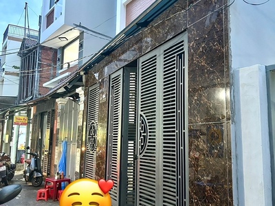 Chdv đường đoàn văn bơ- thông ra xóm chiếu, nguyền tất thành qua q7 chưa đến 5 phút. 1