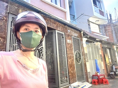 Chdv đường đoàn văn bơ- thông ra xóm chiếu, nguyền tất thành qua q7 chưa đến 5 phút. 0