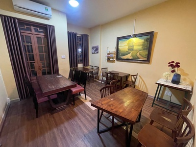 Hóc môn  ,hot hot   quán đẹp   sang quán cafe s/vườn mặt tiền khu dân cư gần sát đường tô ký, tel 3