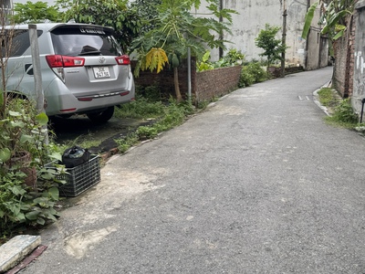 Lộc hà   đông anh  42m  đất vuông vắn   ô tô ngủ trong nhà . gía nhỉnh 4 tỷ 1