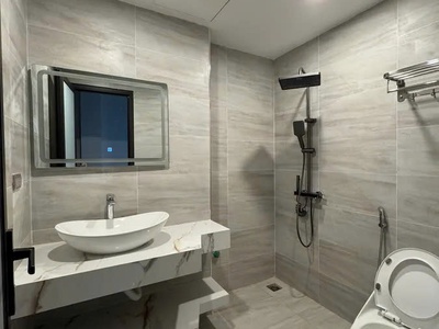 Nhà mới ở luôn ô tô vào nhà phố lâm hạ 45m2 x 7 tầng mặt tiền 3.8m, 16.8 tỷ long biên. 3