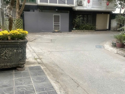  bán đất ngọc thụy-long biên mặt đường ô tô tránh   view công viên   gần chợ   giá tốt  ngọc 2