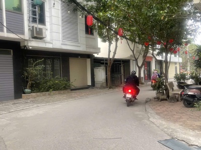  bán đất ngọc thụy-long biên mặt đường ô tô tránh   view công viên   gần chợ   giá tốt  ngọc 1