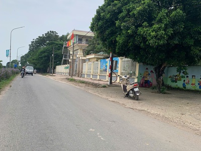 Cc cần bán 51,5m đất full tc đường 4m ô tô ngủ trong đất cách ql6 1km giá 1x tỉ 1