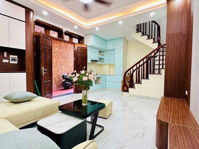 Bán nhà phạm văn đồng cầu giấy 60m  x 5 tầng x mt 4.5m   11 tỷ   gần ô tô   ngõ thông   nhà lô góc 0