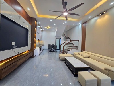 Bán căn nhà 3 tầng ngõ 218 Vũ Hựu, ph Lê Thanh Nghị mới, TP HP mới, 40.2m2, 3 ngủ, 2 vs 1