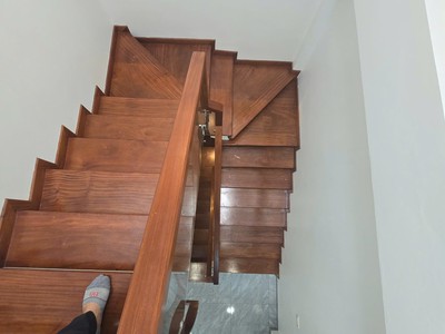 Bán căn nhà 3 tầng ngõ 218 Vũ Hựu, ph Lê Thanh Nghị mới, TP HP mới, 40.2m2, 3 ngủ, 2 vs 4