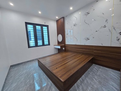 Bán căn nhà 3 tầng ngõ 218 Vũ Hựu, ph Lê Thanh Nghị mới, TP HP mới, 40.2m2, 3 ngủ, 2 vs 5