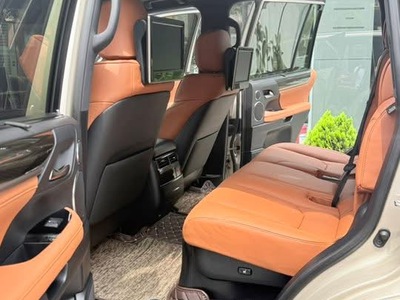 Bán Lexus LX570 Super Sport sản xuất 2018, màu vàng cát sa mạc. 6