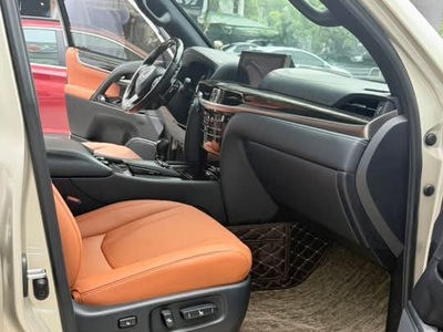 Bán Lexus LX570 Super Sport sản xuất 2018, màu vàng cát sa mạc. 9