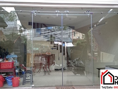 Cửa kính lùa ray treo phi 25 có bền không 0