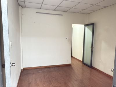 Bán nhà 2 mặt hẻm khu dân cư trung tâm   yên tĩnh. 16