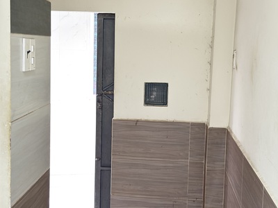Bán nhà 2 mặt hẻm khu dân cư trung tâm   yên tĩnh. 11