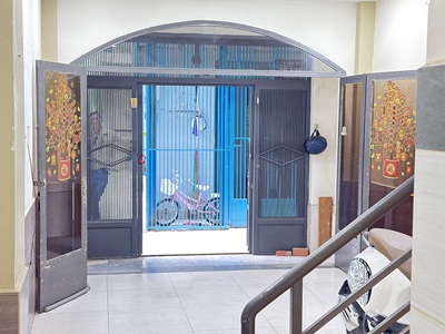Bán nhà 2 mặt hẻm khu dân cư trung tâm   yên tĩnh. 8