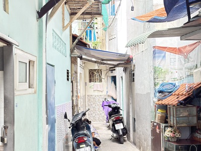 Bán nhà 2 mặt hẻm khu dân cư trung tâm   yên tĩnh. 5