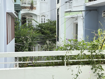 Bán nhà 2 mặt hẻm, xe hơi vào tận cửa, đường Lê Quang Định, Phường 11, Bình Thạnh 5