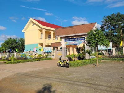 Đất vườn mt 1ha, có suối   xã ea nuôl đắk lắk 4