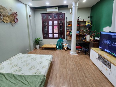 Cho thuê nhà 3 tầng thụy khuê đầy đủ nội thất. 2