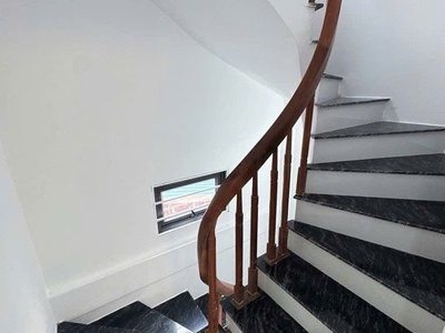 Bán nhà phân lô phạm văn đồng 50m  x 7 tầng thang máy mt 5m   giá 12.5 tỷ, lô góc, ô tô vào nhà 2